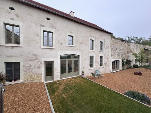 Chambre double troglodyte avec accès à la piscine intérieure