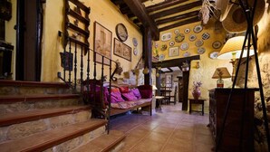 Studio (5 Bedrooms) | Interior