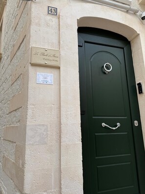 Exterior detail - domenico fumarola (Martina Franca)