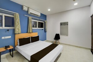 1 quarto, escrivaninha, Wi-Fi de cortesia, roupa de cama