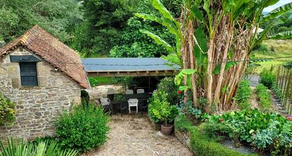 Just 15 minutes from 4 of France's most beautiful villages, the Dordogne valley and the Lot.