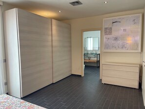 Design House, Patio, Lake View | Interior - San Martiné magic place (Puegnago del Garda)