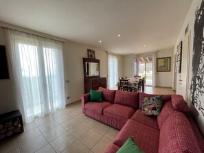 Design House, Patio, Lake View | Living area - San Martiné magic place (Puegnago del Garda)