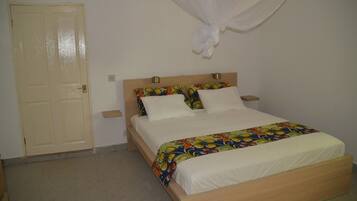 2 bedrooms, iron/ironing board, Internet, bed sheets