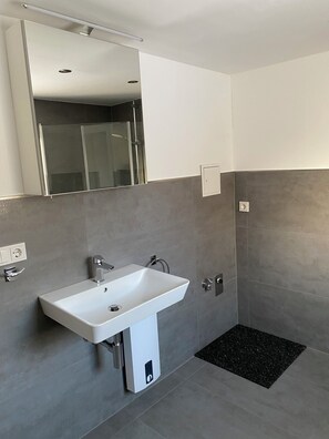 Bathroom - Cozy vacation home on the Oberuckersee (Oberuckersee)