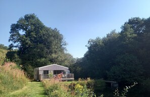 Exterior - Utterly Secluded Retreat in Nature Lake Views Hot Tub Private Setting Exmoor 7m (Tiverton)