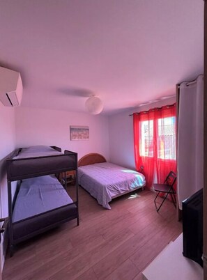 2 bedrooms, iron/ironing board, WiFi, bed sheets - Elegant pool villa with top-of-the-range amenities (Pignan)