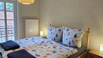 5 bedrooms, free WiFi, bed sheets