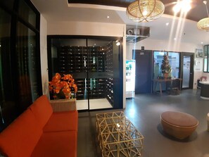 Lobby - Quiet condo with pool vibe (Tambon Patong)