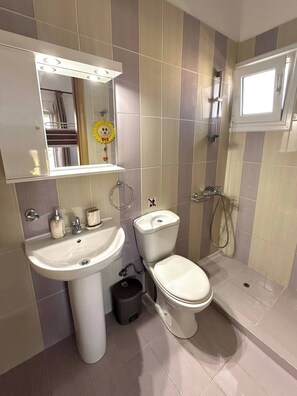 Apartment, 2 Bedrooms, Balcony, Garden View | Bathroom - Altamira II · 10 Guests · Veranda & Sea Views (Zakynthos)