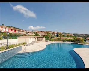 Pool - Charmant Mazet, Vue Mer, Piscine/Sea View Mazet with Private Garden & Pool Quiet (Roquebrune-sur-Argens)
