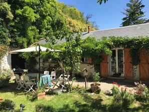 Outdoor dining - Charming detached house with garden, 5 min from Giverny (Sainte-Geneviève-lès-Gasny)