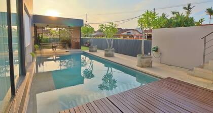 The Summer Villa by Nature Home