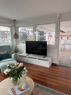 Living area - Exclusive floor in the Villa- XL Terrace - Pool - 400m from the sea (Forte dei Marmi)