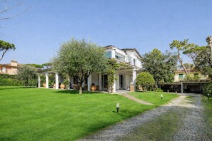 Exterior - Vrbo Property (Forte dei Marmi)