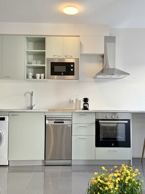 Fridge, microwave, oven, dishwasher - Dragos Suites 103 (Arrecife)