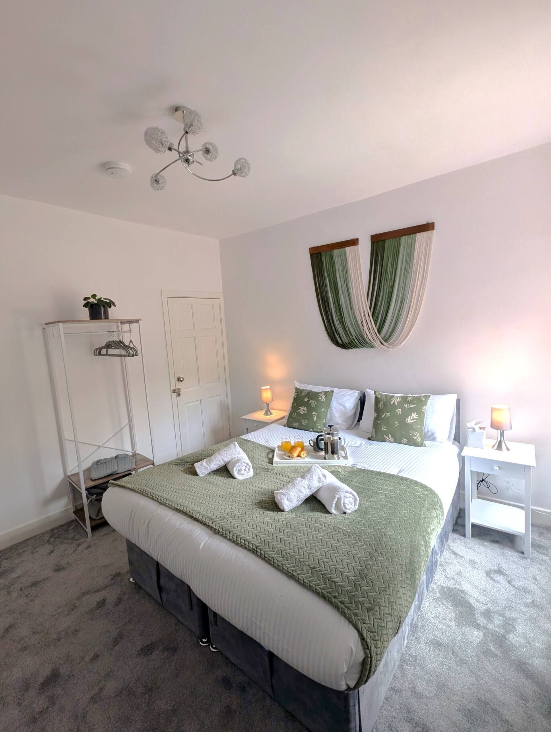 3 bedrooms, iron/ironing board, free WiFi, bed sheets