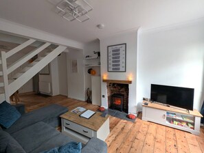 Living area - Eco-Friendly Norwich Home | Parking & Fast Wi-fi (Norwich)