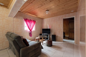 Living area - La Kaz Montagne Authentique, 6 pers. Mountain view, with Creole garden (Cilaos)