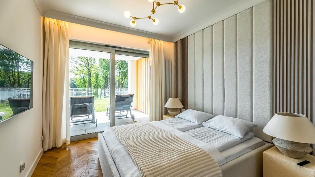 Suíte luxo, 1 quarto, cozinha americana, vista para o lago