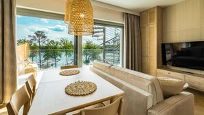 Estúdio luxo, vista para o lago | Área de estar