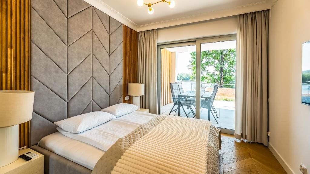 Suíte luxo, vista para o lago