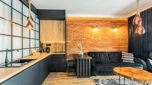 Deluxe-huoneisto, 2 makuuhuonetta, ilmastointi, järvinäköala | Sisätilat