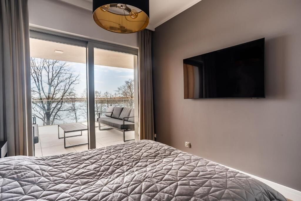 Suíte, 1 quarto, sacada, vista para o lago