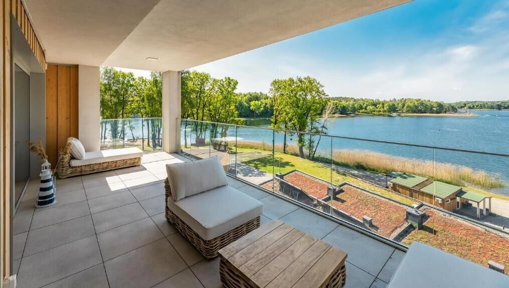 Luxury Apartment, Lake View | Terrace/patio