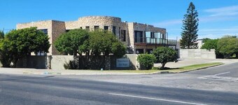 Stonehouse on Main
