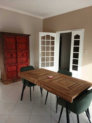 Dining - Vrbo Property (Conjux)