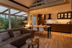 Interior - Real Zeeland tranquility within walking distance of the Oosterschelde estuary (Stavenisse)