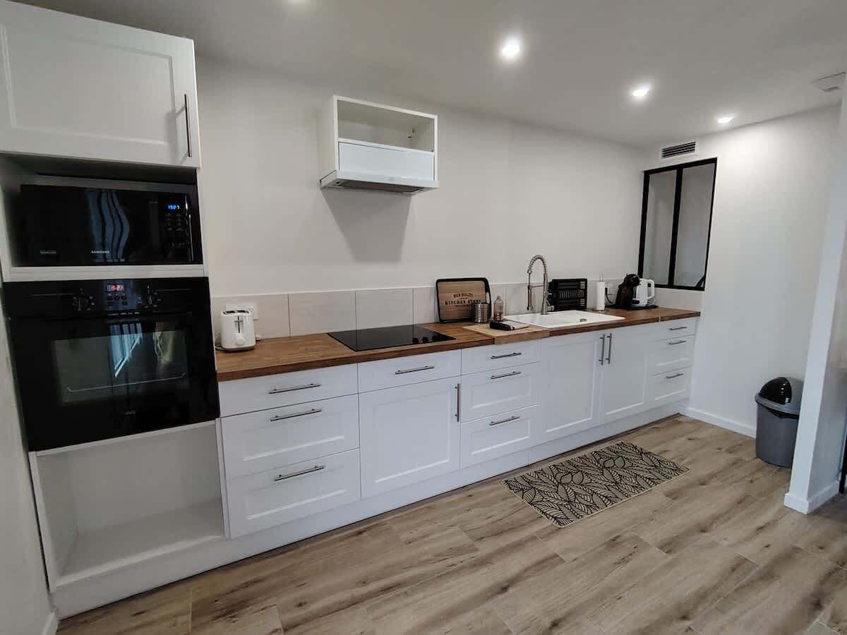 Refrigerador, microondas, horno, cafetera/tetera