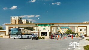 Parking - Nest Quiet 1BD Apt Cosmopolis, Private Parking, Piscina, Mall (IF)