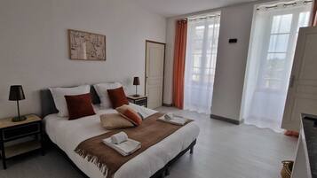 1 bedroom, iron/ironing board, WiFi, bed sheets
