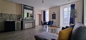 Living area - At the foot of Sancerre Cosy fully-equipped apartment (Saint-Satur)