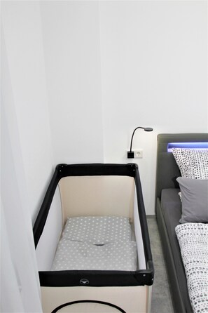 1 bedroom, iron/ironing board, travel cot, free WiFi - Glücks-Burg "Sonne" vacation apartment (Glücksburg)