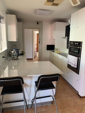 Room, 1 Bedroom | Interior - Room-cozy Room Near Airport (Perth)