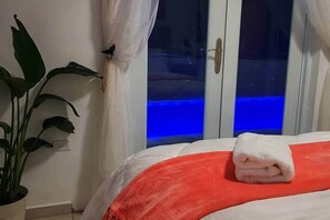 3 chambres, fer et planche à repasser, Wi-Fi, draps fournis