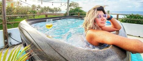 Outdoor spa tub