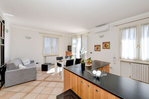 TV - MGH - Garda Sunview Terrace Padenghe (Padenghe sul Garda)