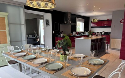 Spacious house near beaches - 12 guests