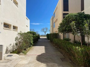 Property grounds - Apartment with AC, parking - 5 guests (Port Leucate)