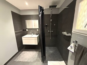 Towels - Charming house, pool and AC - 8 guests (Mallemort)