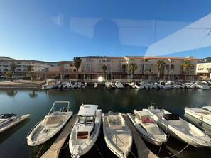 Marina - Apartment with AC and parking - ? guests (Sète)