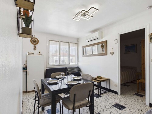Air-conditioned apartment near beach - 4 guests