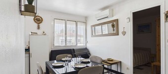 Air-conditioned apartment near beach - 4 guests