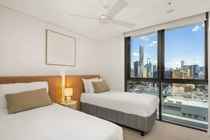 2 chambres, fer et planche à repasser, Wi-Fi, draps fournis