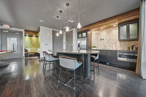 Bright 2BR/2BA Tampa Haven: Productivity & Relaxation