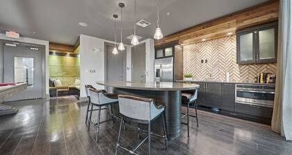 Bright 2BR/2BA Tampa Haven: Productivity & Relaxation